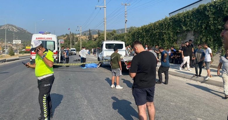İzmir’de ehliyetsiz sürücü dehşeti! Aracını tamir etmek için durdu canından oldu