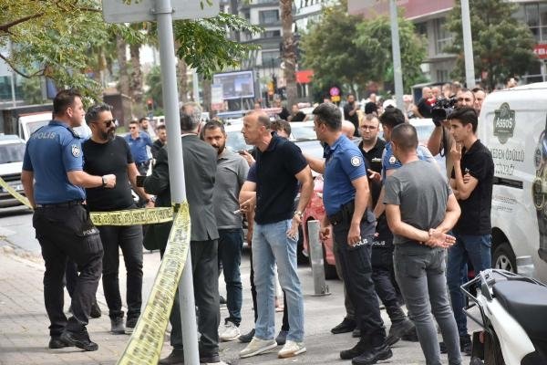 İzmir Adliyesi'nde silahlı çatışma can aldı! 1 ölü, 3 yaralı İzmir Adliyesi'nde silahlı çatışma can aldı! 1 ölü, 3 yaralı