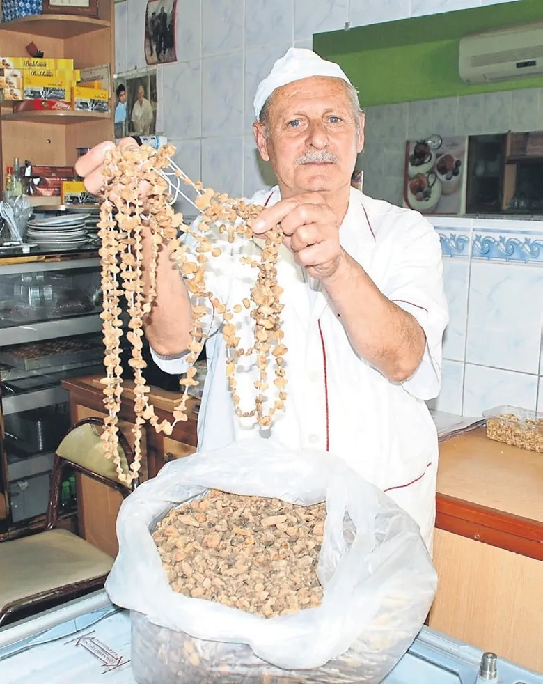 ayhan-usta-yillardir-ayni-lezzeti-donduruyor-1786920465263.jpeg