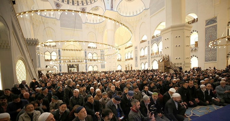 Üç aylar ne zaman başlayacak? Regaip Kandili ne zaman? 2020 Diyanet takvimi...