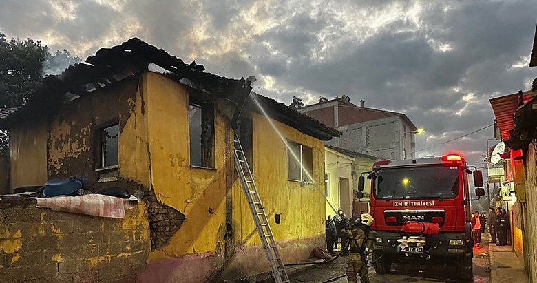 İzmir’de ikinci yangın faciasından dönüldü;mahsur kalan 6 çocuğu mahalleli kurtardı
