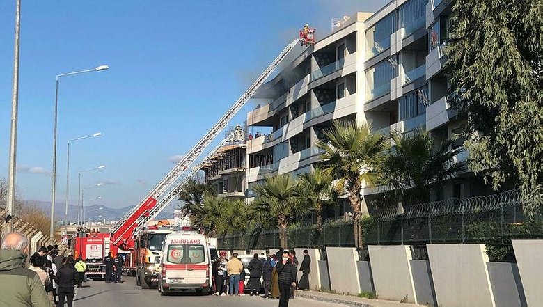 İzmir’de 26 yaşındaki gencin öldüğü apartman yangını mutfakta başlamış