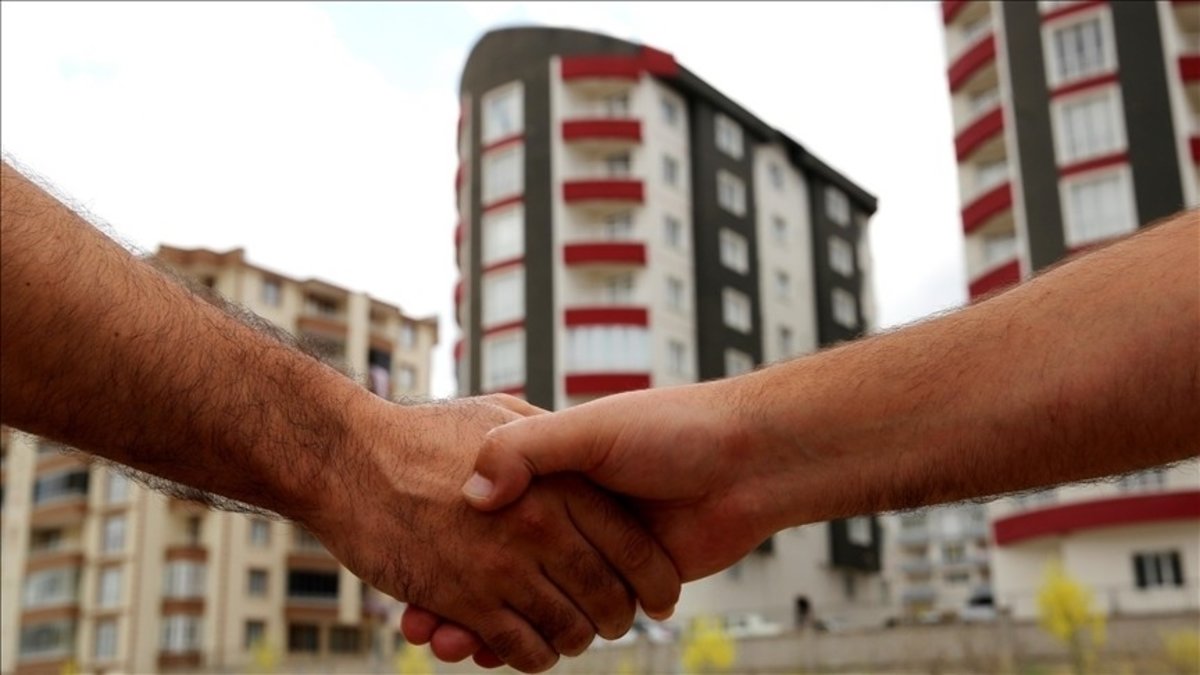 İstanbul tahtı İzmir’e bıraktı!