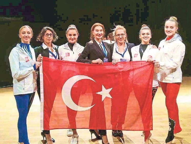 Bu kapıdan giren ile çıkan kişi aynı değil