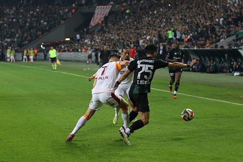 galatasaraya-kocaelispor-soku-sari-kirmizililar-ilk-kez-yenildi-1762706602561.jpeg