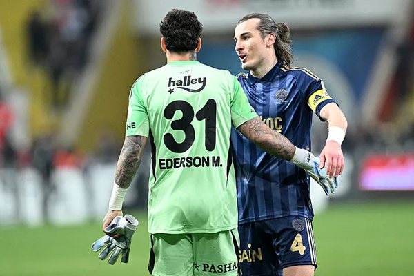 3-ismin-bileti-kesildi-fenerbahcede-veda-vakti-1778046100477.png