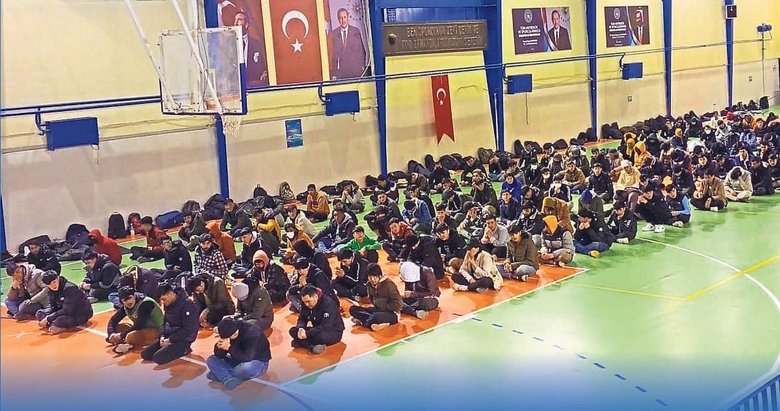 İzmir’de 1 gün içinde 666 kaçak göçmen yakalandı