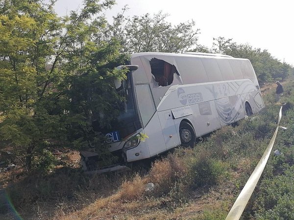 son-dakika-konyada-yolcu-otobusu-devrildi-olu-ve-yaralilar-var-1749187610649.jpg
