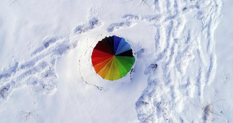 Lavanta bahçelerinde kar güzelliği