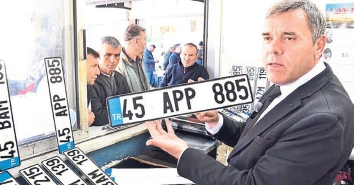 APP plaka kafa karıştırdı