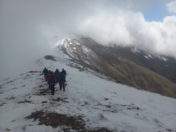 120 personel sahada: Bozdağ’da kaybolan dağcıyı arama çalışmaları İzmir’e kaydırıldı