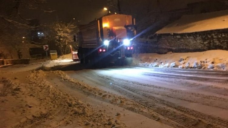 İzmir’de kar alarmı! Ödemiş’te ekiplerden yoğun mücadele