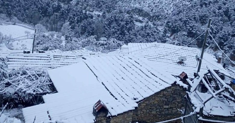 Bergama’da yüksek kesimler karla kaplandı