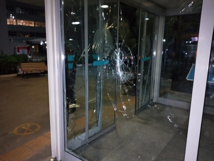 İzmir Karabağlar’da iki aile arasında kavga! Ölü ve yaralılar var