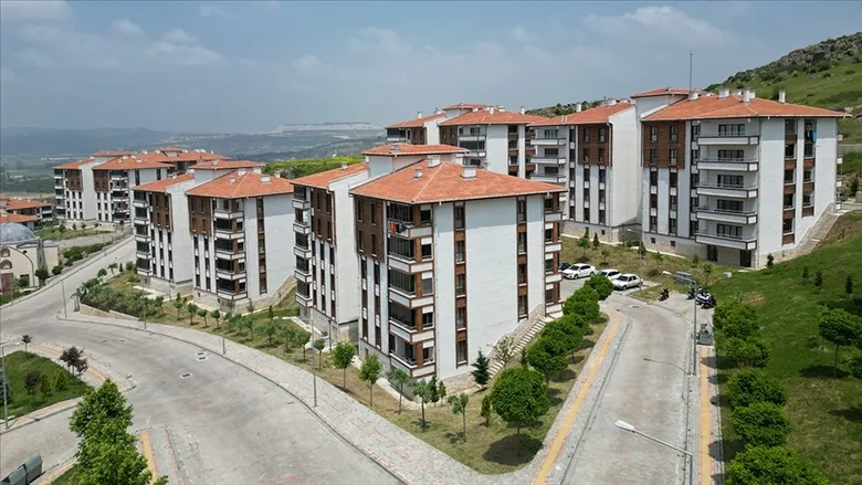 ev-hayali-kuranlara-mujde-yuzde-10-pesinat-ve-240-ay-vade-ile-konut-seferberligi-1787033958103.jpg