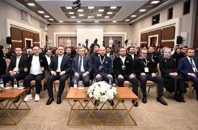 bilal-erdogan-genclik-liderligi-egitim-programina-katildi-1770224275636.png