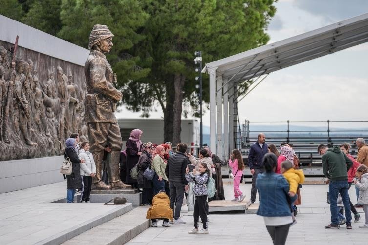 Mehmetçik’in destanlaştığı topraklara ziyaretçi akını