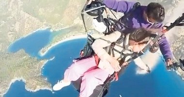 Ölen annesinin küllerini Ölüdeniz’e serpti