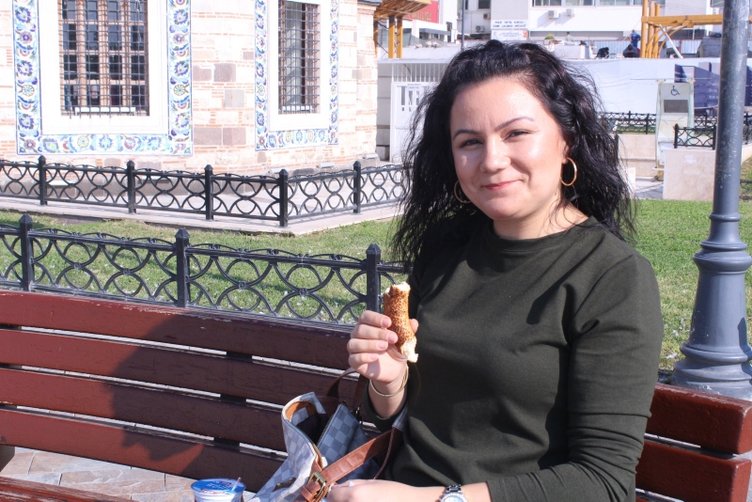 ’Gevrek’ mi ’Simit’ mi? Oxford Sözlüğü gevrek-simit tartışmasını alevlendirdi! Peki İzmirliler ne diyor?