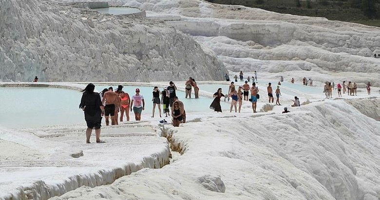 ’Beyaz Cennet’ Pamukkale turistlere kaldı