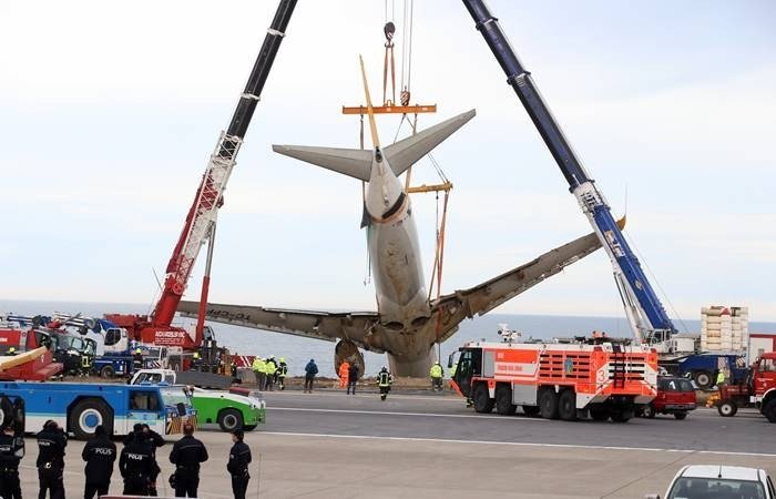 Pistten çıkan uçağın kurtarılma maliyeti açıklandı