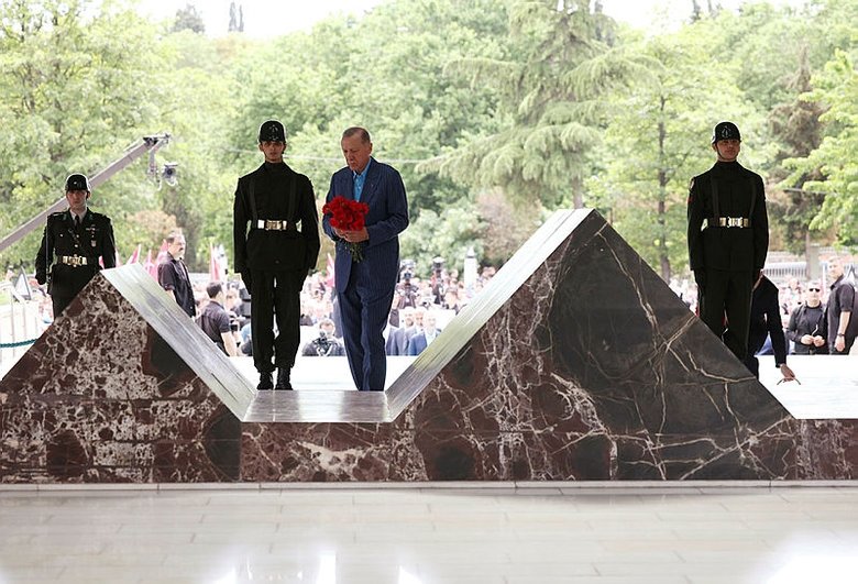 Başkan Erdoğan, Adnan Menderes’in Anıt Mezarı’nda önemli açıklamalarda bulundu