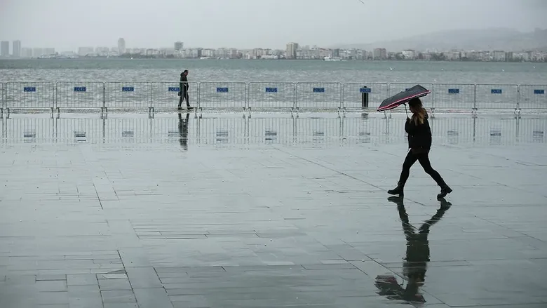 izmir-hava-durumu-meteorolojiden-o-illere-kirmizi-alarm-izmirde-bugun-hava-nasil-1783838735938.jpg