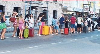 Türkler Yunanlılara bayram ettirdi