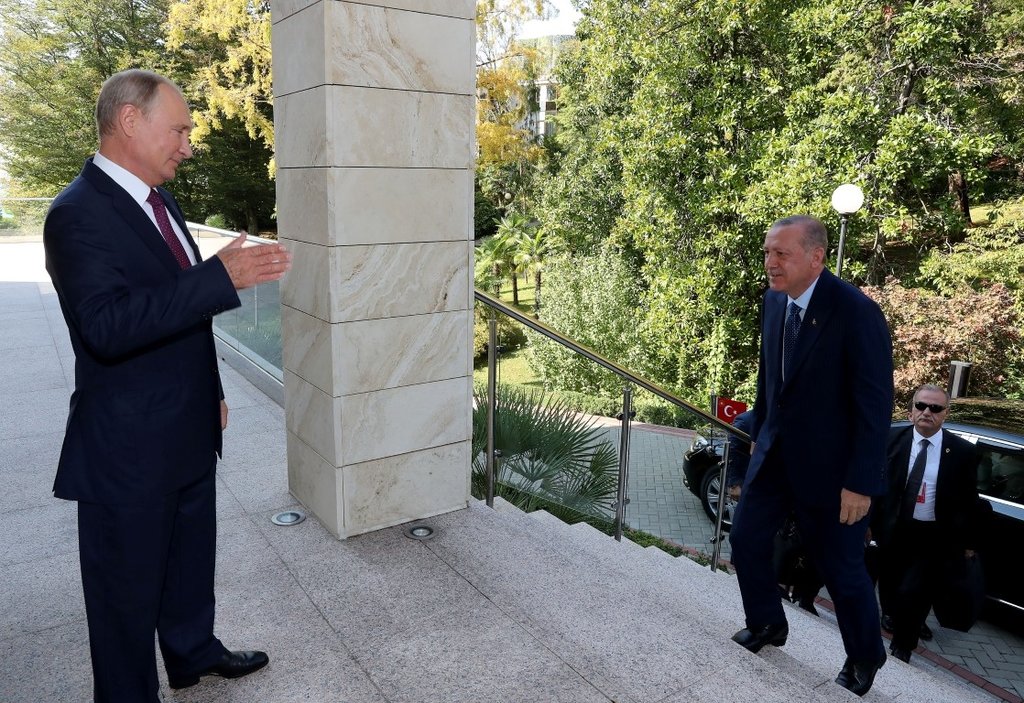 Rusya Devlet Başkanı Putin, Başkan Erdoğan’ı Soçi’de böyle karşıladı