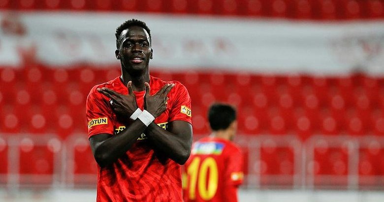 Cherif Ndiaye’den ’’ırkçılık’’ isyanı!