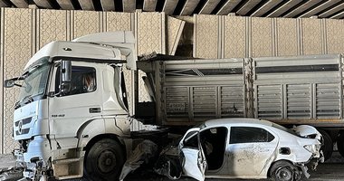 Uşak’ta feci kaza! Otomobil TIR’ın altına girdi