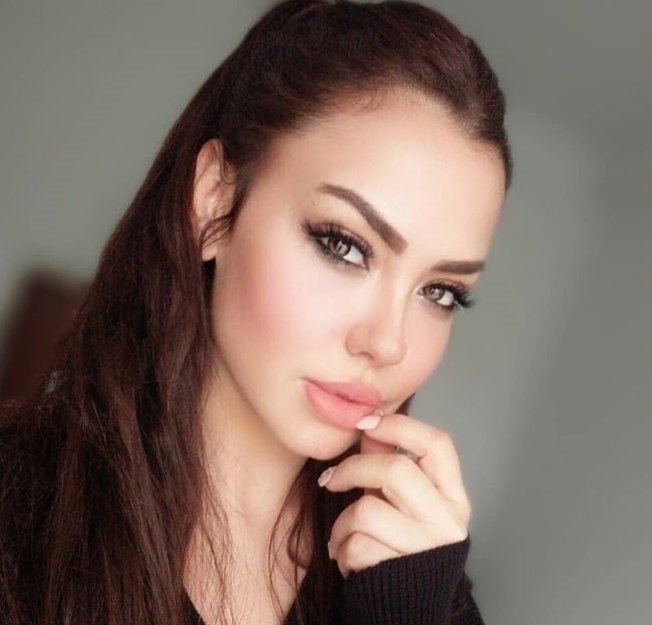 Şarkıcı Lara İranlı sevgilisiyle dünyaevine giriyor!