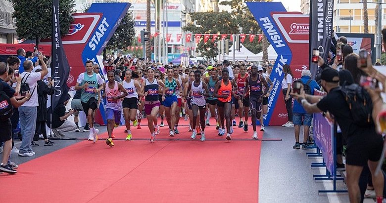9 Eylül İzmir Yarı Maratonu’nu Kenyalı atletler kazandı
