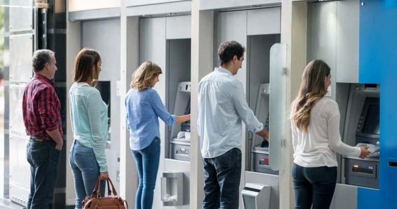 Bugün bankalar kaçta açılıyor, kaçta kapanıyor? Ziraat, Halkbank, Akbank ve diğer bankalar kaça kadar açık? İşte detaylar...