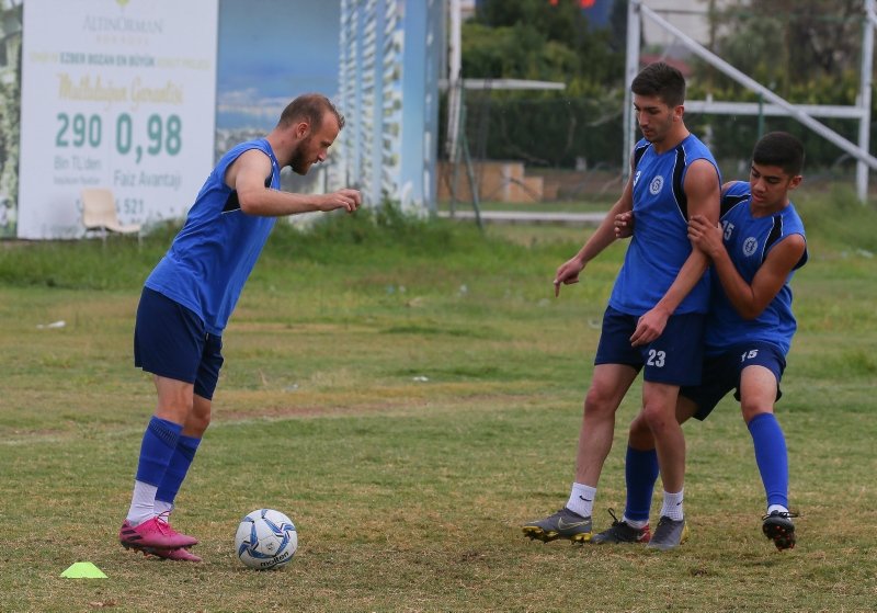Futbolun Birlestirici Dili Engelleri Asiyor Izmirspor A 5 Isitme Engelli Futbolcu