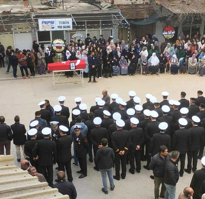 Kazada ölen Denizlili Astsubay askeri törenle uğurlandı