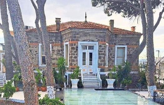 Mührü takan yok yalıya bakan yok!