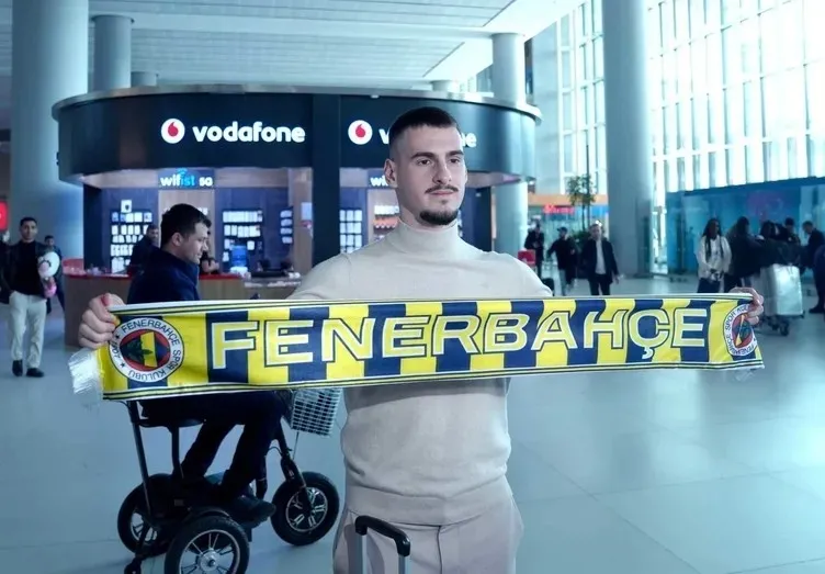 fenerbahcede-surpriz-veda-devre-arasinda-veda-edecek-1792767252874.jpeg