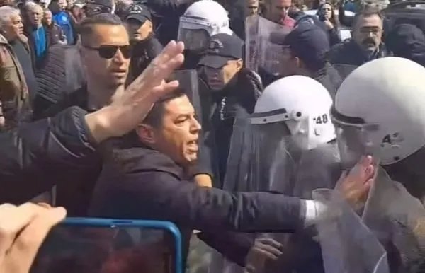 Muğla’da Marmaris Belediye Başkanı Acar Ünlü’den polise saldırı: Belediye başkanıyım lan ben, ahlaksız adam!