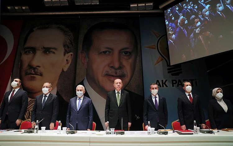 Erdoğan’dan İl Başkanları toplantısında CHP’li Özgür Özel’e sert tepki