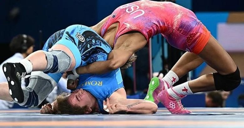 Paris 2024 Olimpiyat Oyunları’nda Romanyalı Catalina Axente, minderden sedyeyle çıkarıldı