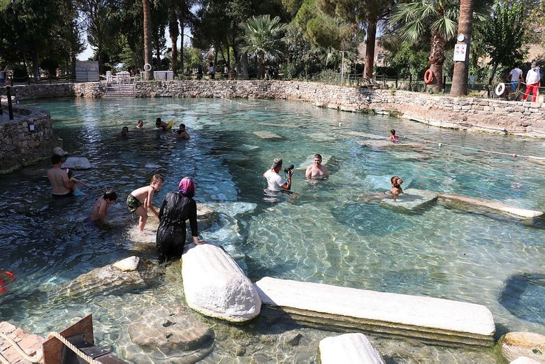 Kleopatra’nın da yüzdüğüne inanıyorlar! O ildeki antik havuza ilgi yoğun