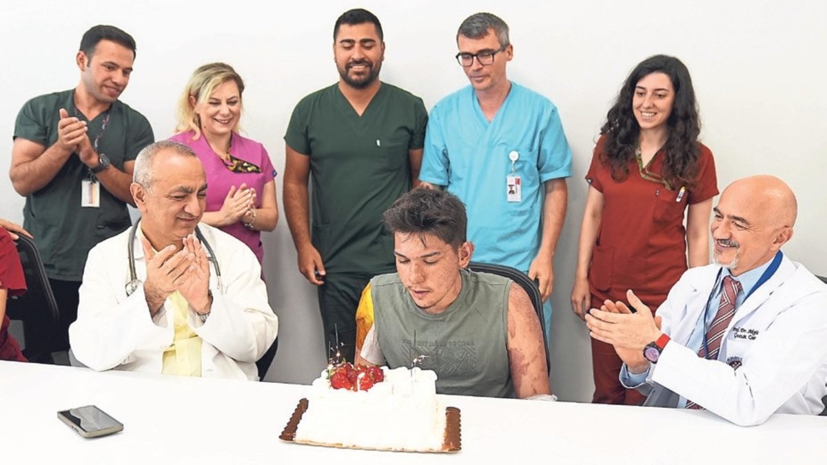 Otobüs Kazasından Sağ Çıkan Erenay Ünal Doğum Gününde Taburcu Oldu - haberler news from Yeni Asır
