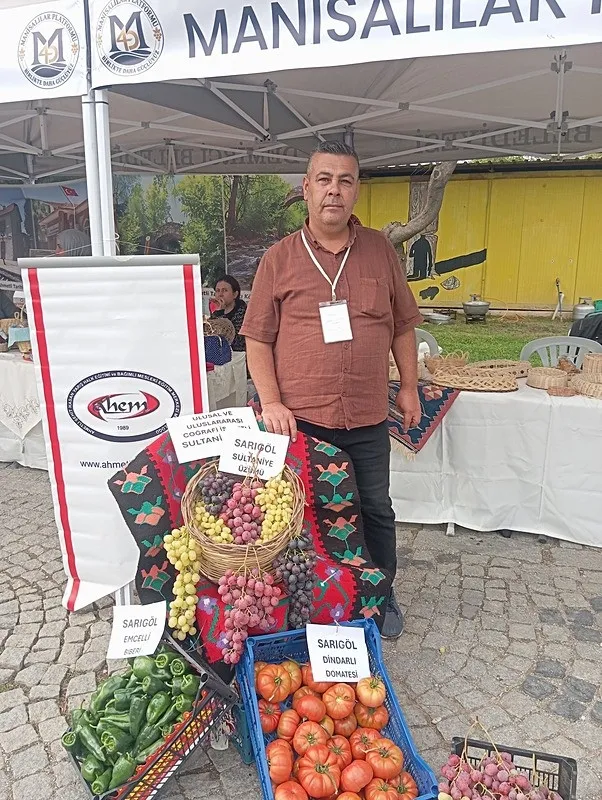 İzmir’de Manisa şöleni! Birbirinden güzel lezzetler tezgahta: Emcelli biberi, Dindarlı domatesi...