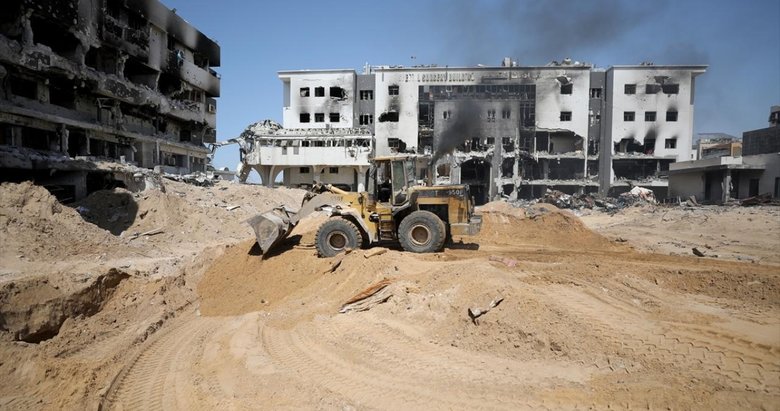 Şifa Hastanesi’nde bulunan üçüncü toplu mezardan 49 ceset çıkarıldı