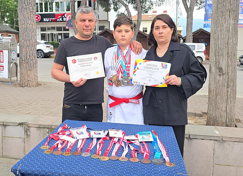 chpli-belediye-baskani-genc-sporcuyu-kulupten-kovmustu-poyraza-devlet-sahip-cikti-1778101968546.png