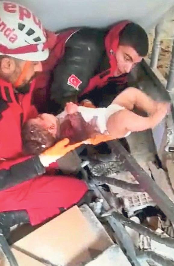 Hatice ve kızları güneşi gördü