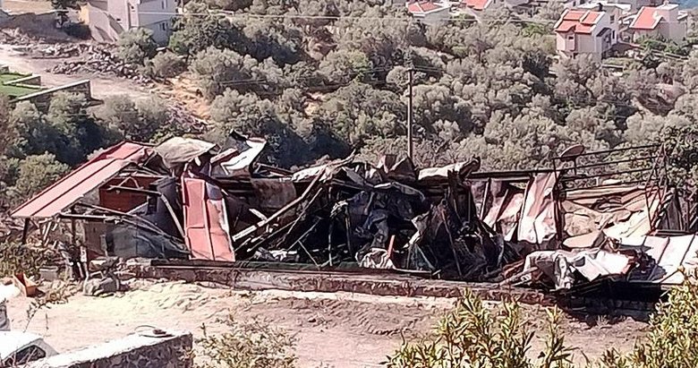 İzmir’de yangın! Sitede çıktı, makiliğe sıçradı