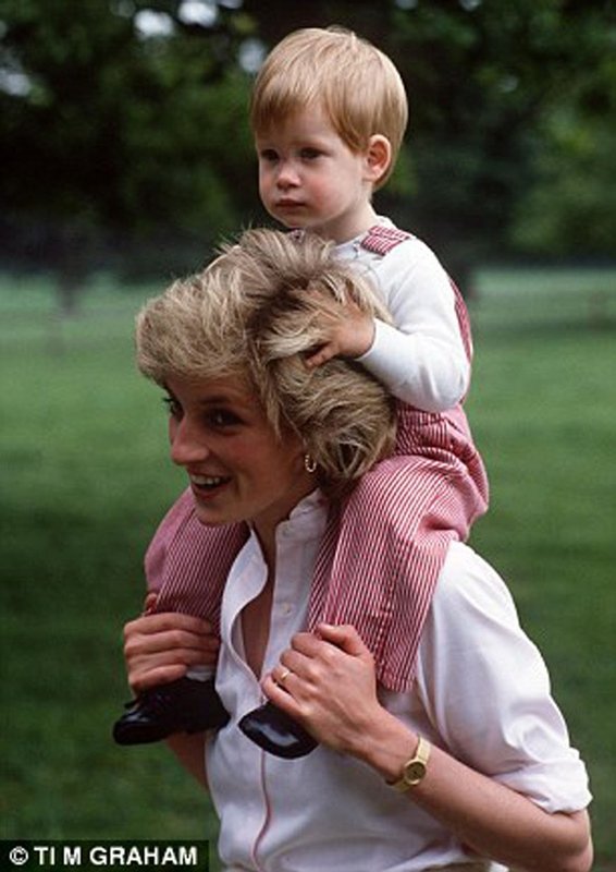 Lady Diana nasıl öldü? Galler Prensesi Diana suikaste mi kurban gitti?