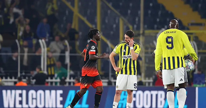 Kadıköy’de son dakika şoku: Fenerbahçe evinde Slavia Prag ile berabere kaldı!